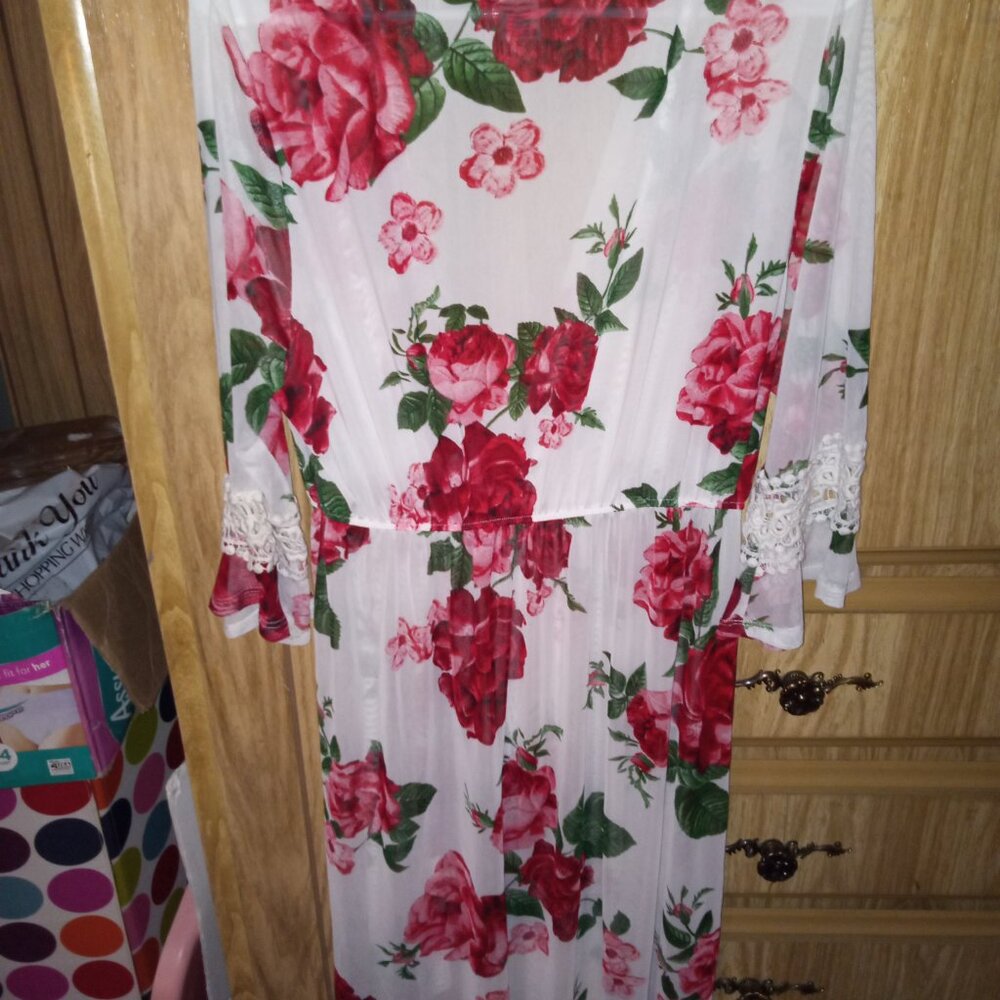 Vintage 90's floral nightrobe